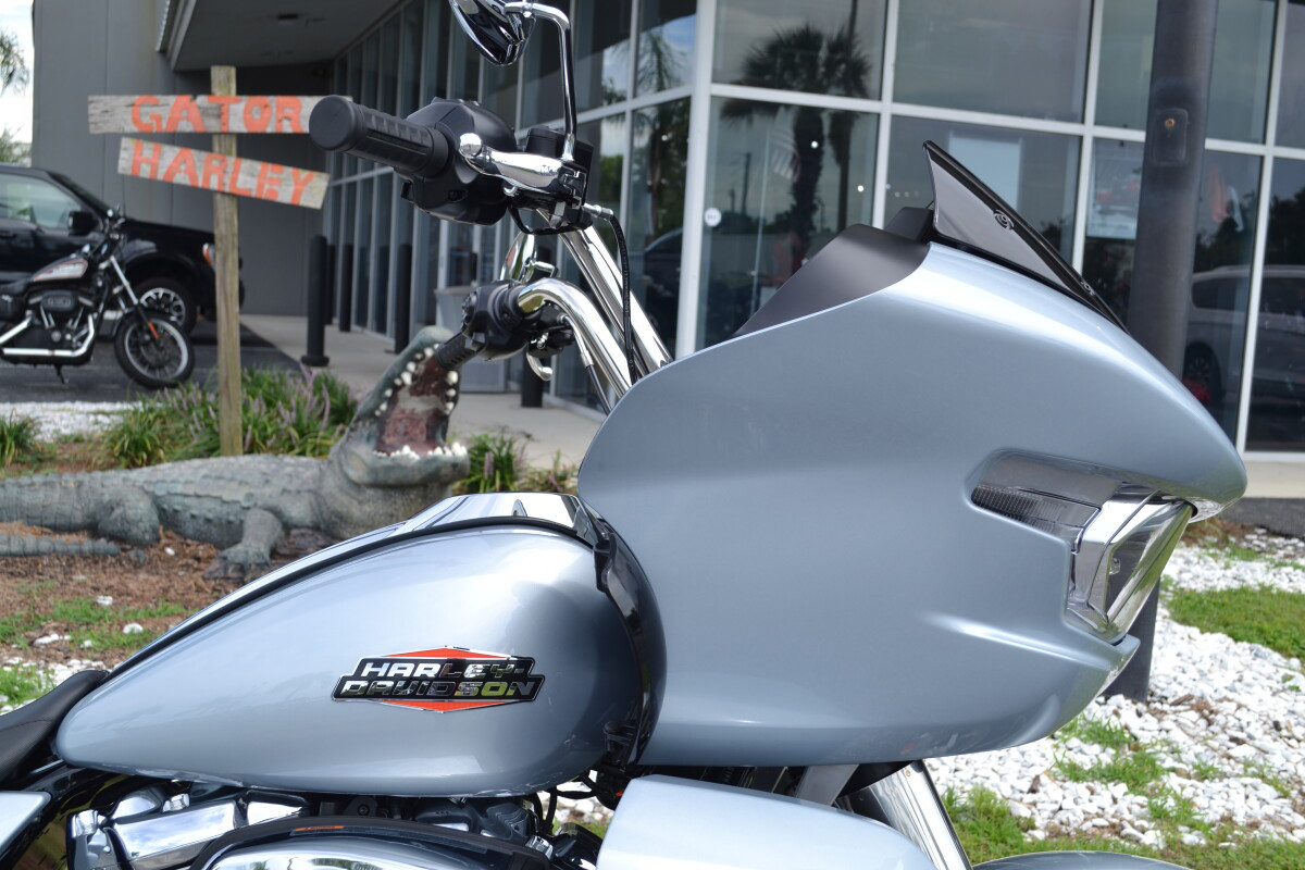 Road Glide®