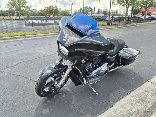 Street Glide®