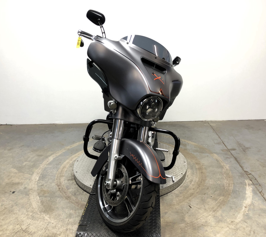 Street Glide®