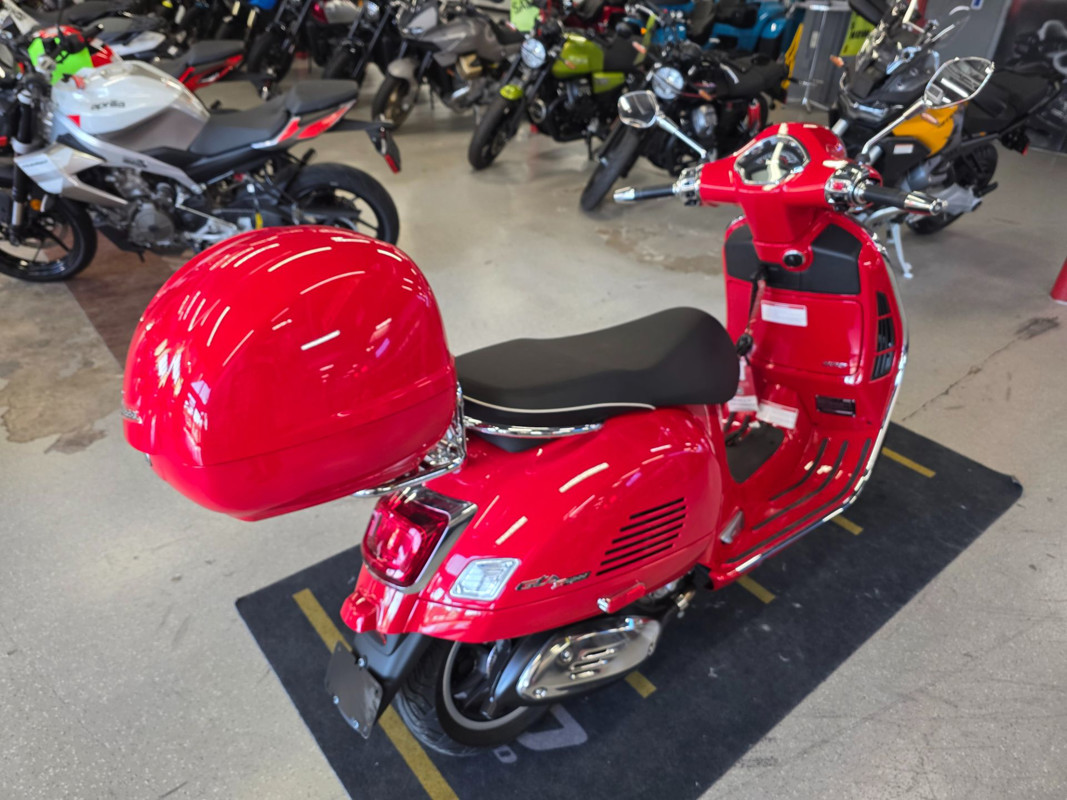 GTS 300 Super Sport