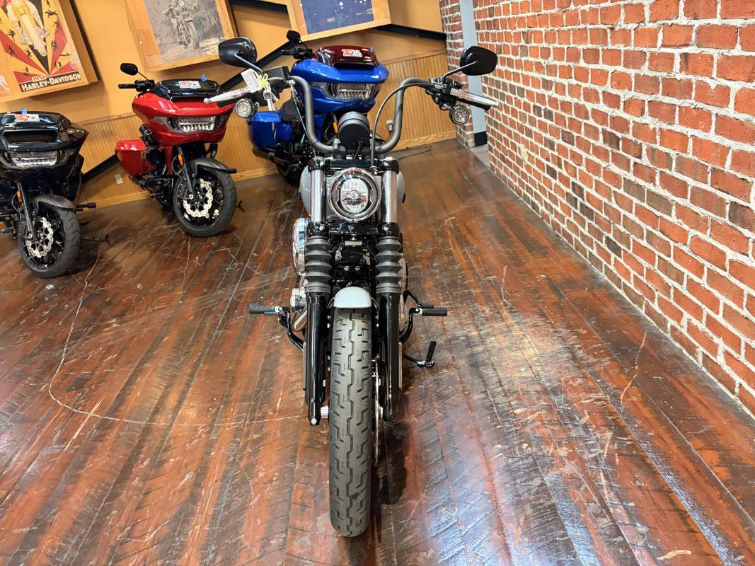 Street Bob®