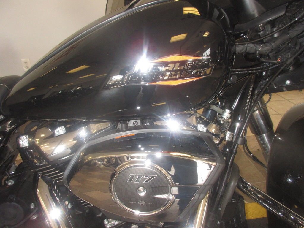 Street Glide®