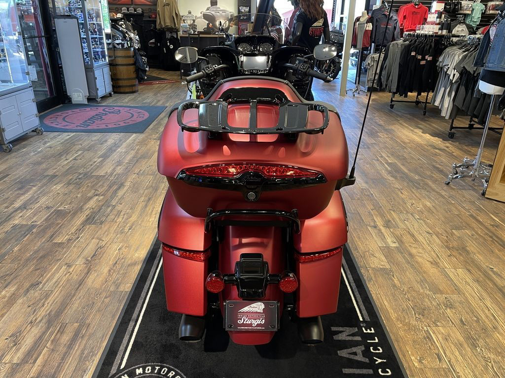 Pursuit Dark Horse 112