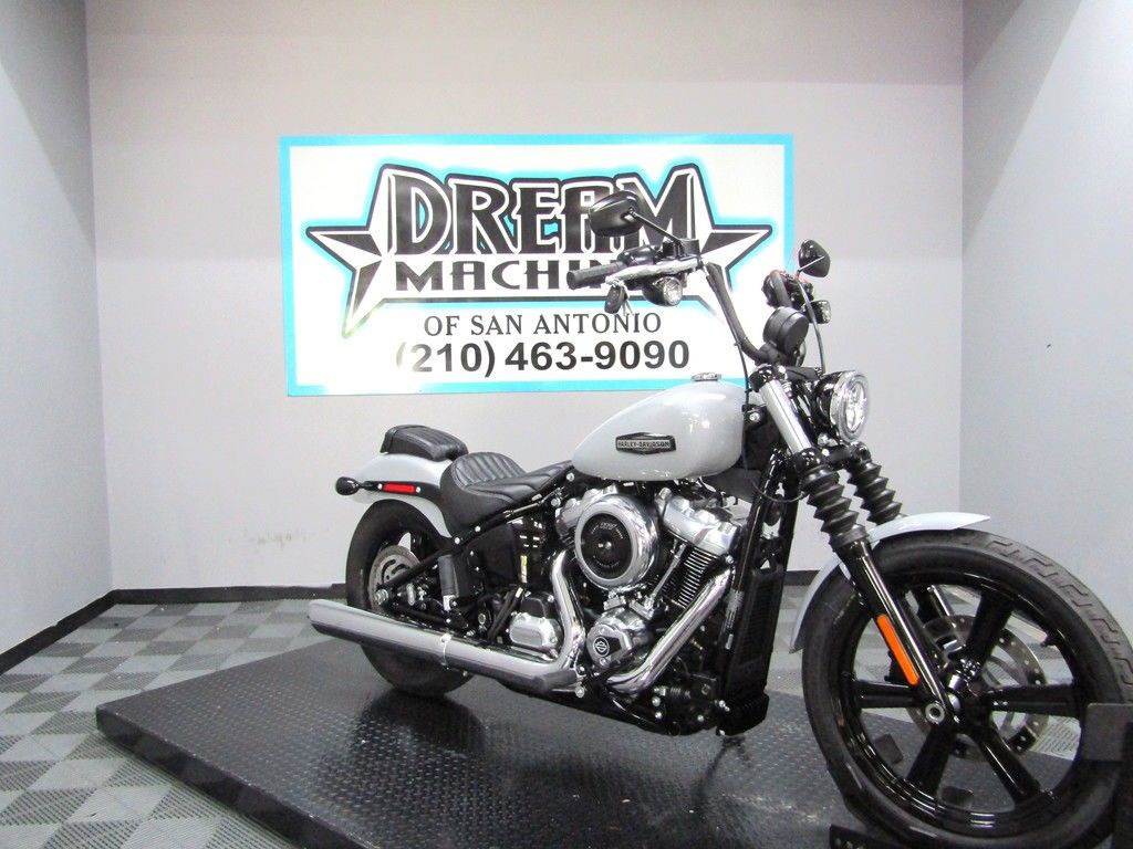 Street Bob®