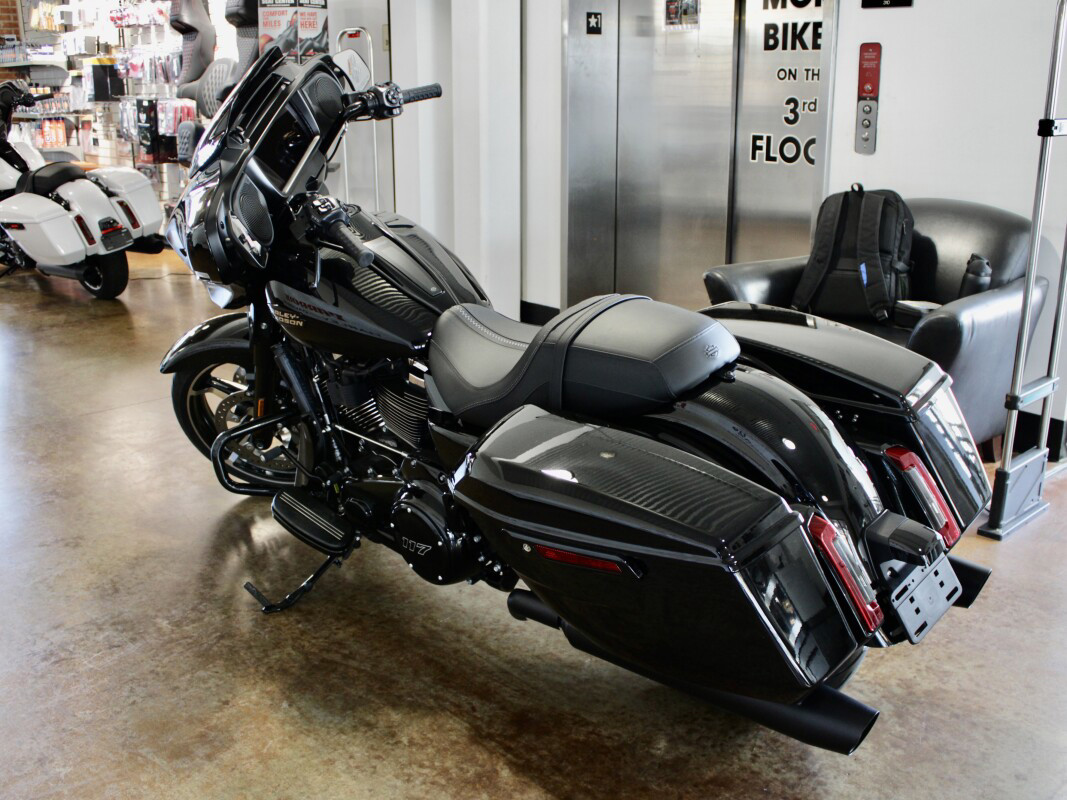 Street Glide®