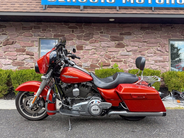 Street Glide®