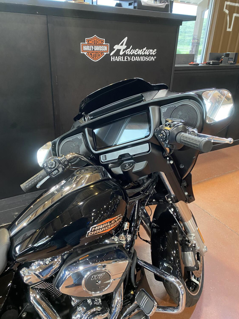 Street Glide®