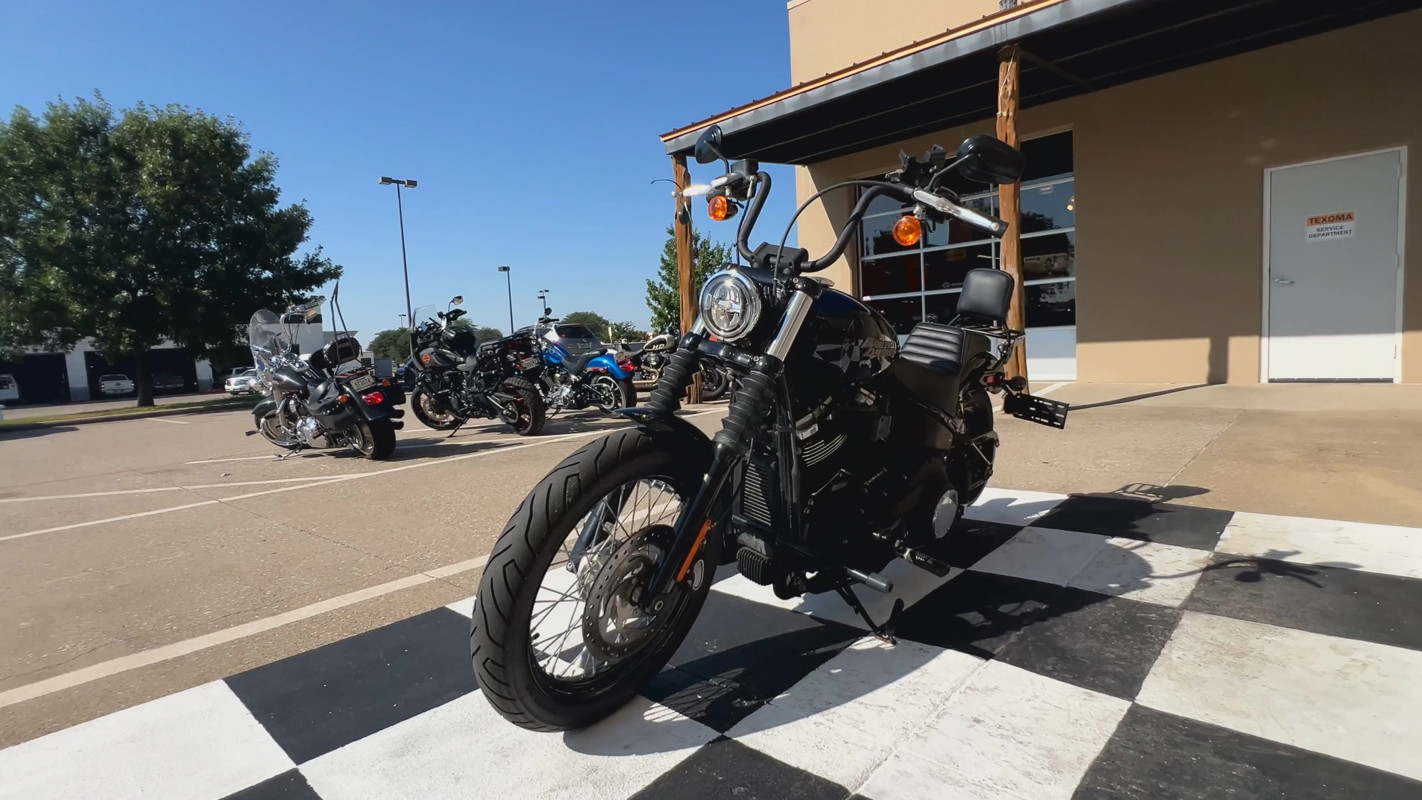 Street Bob®