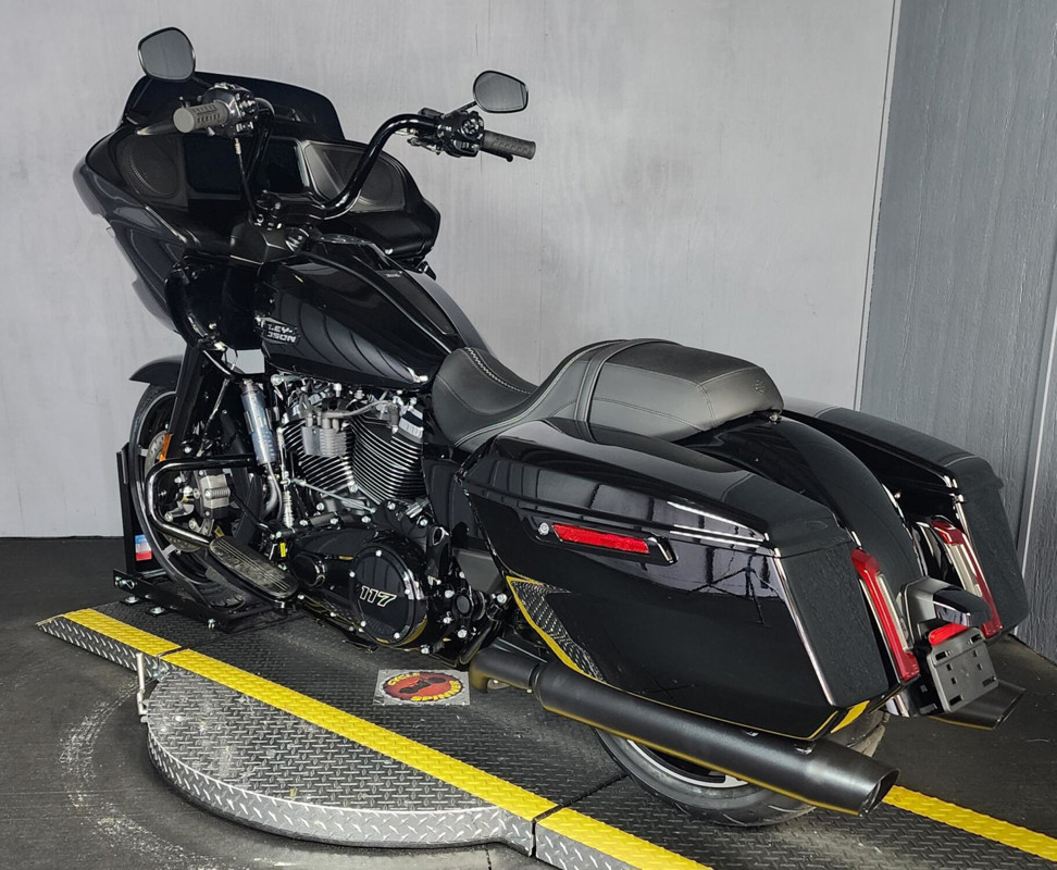 Road Glide®