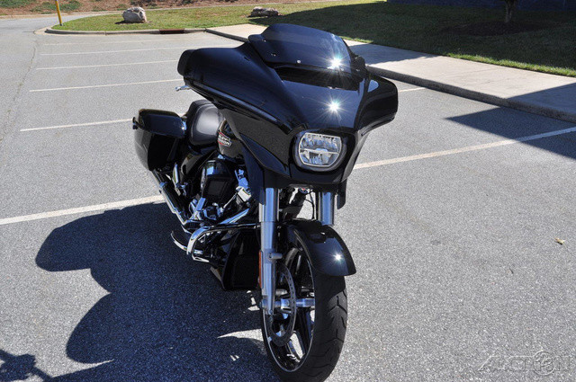 Street Glide®