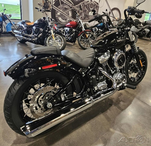Street Bob®