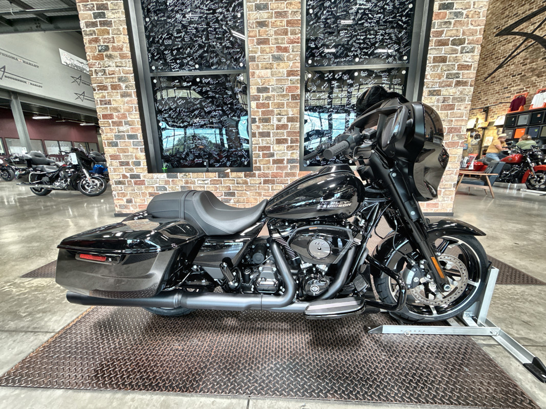 Street Glide®