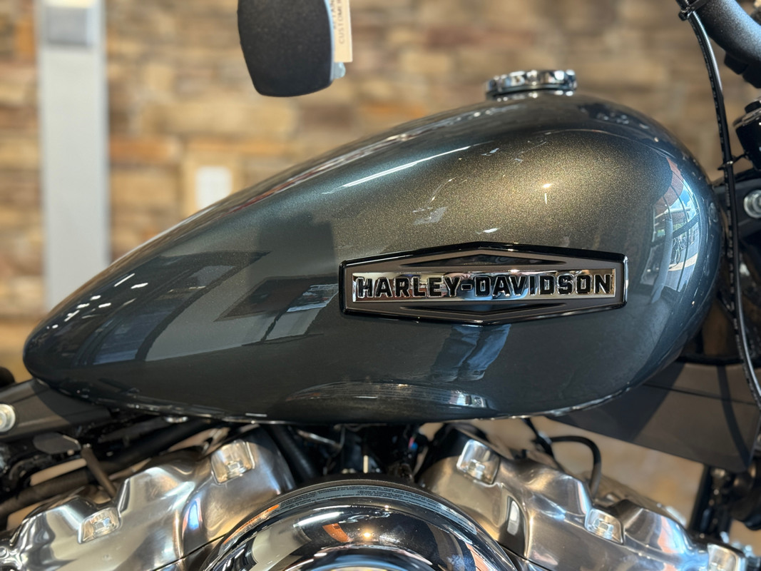 Street Bob®