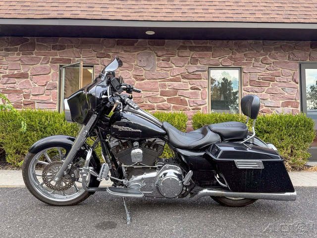 Street Glide®