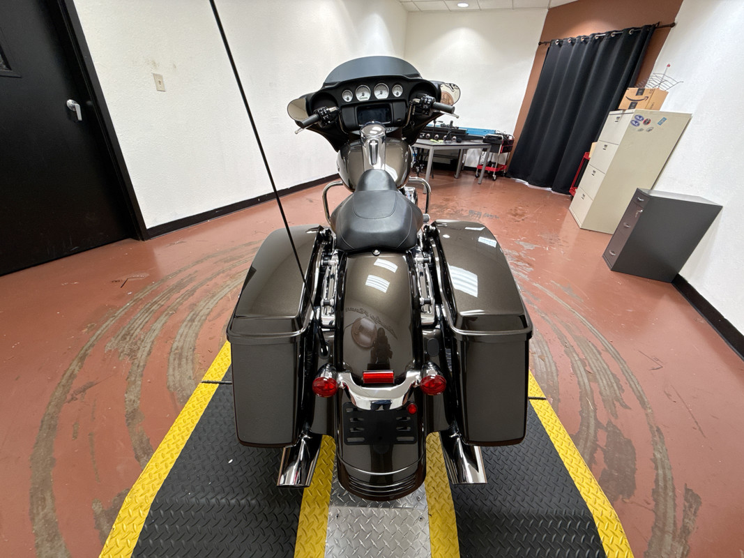Street Glide®