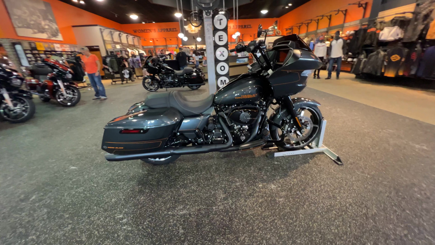 Road Glide®