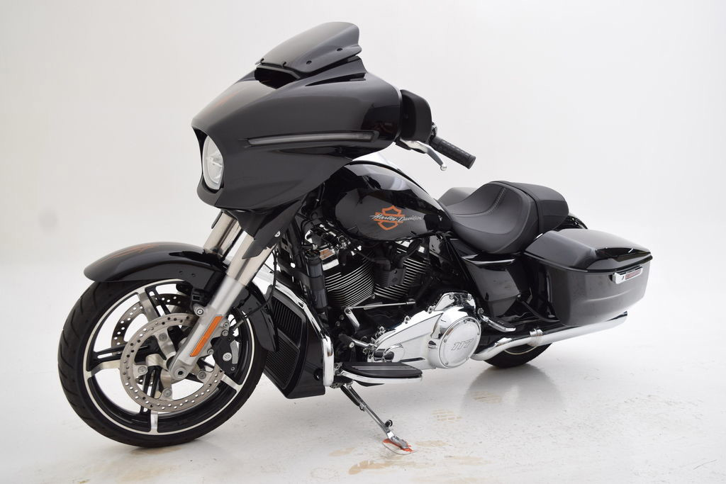Street Glide®