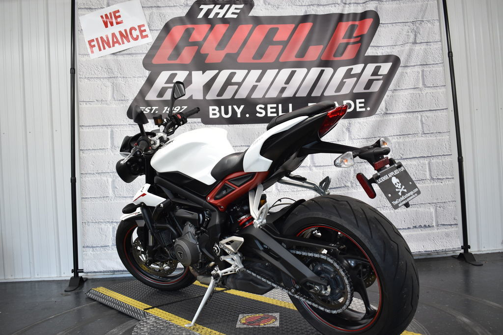 Street Triple R