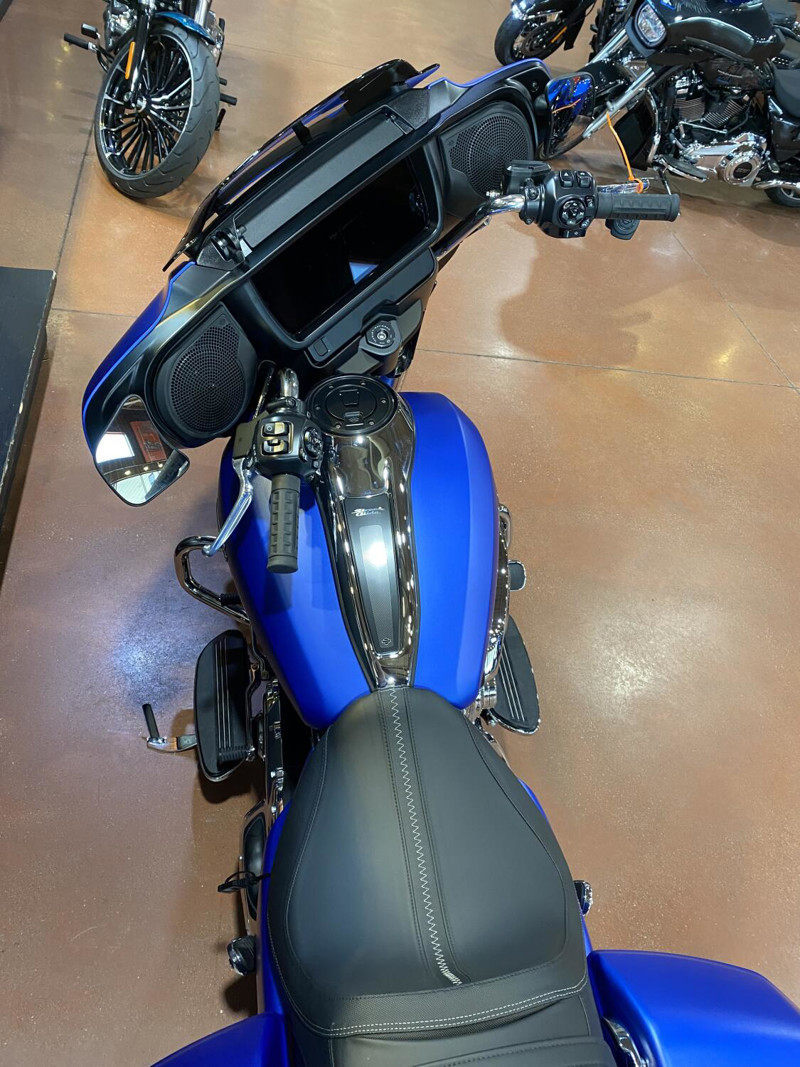 Street Glide®