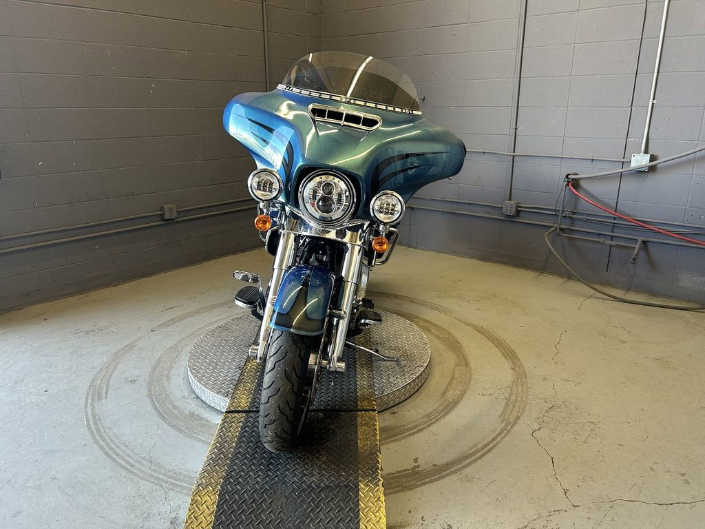 Street Glide®