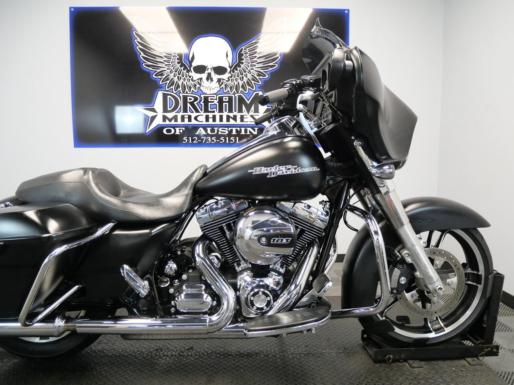 Street Glide®
