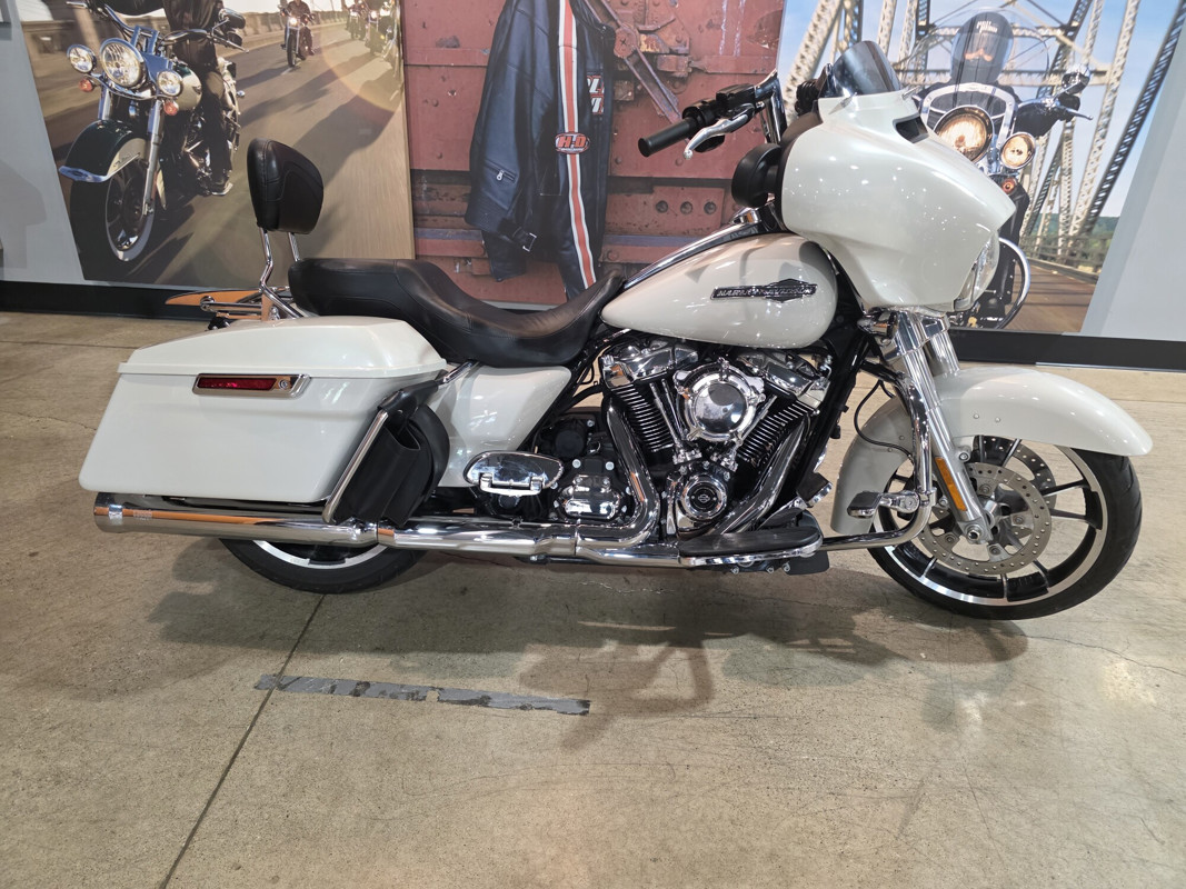 Street Glide®