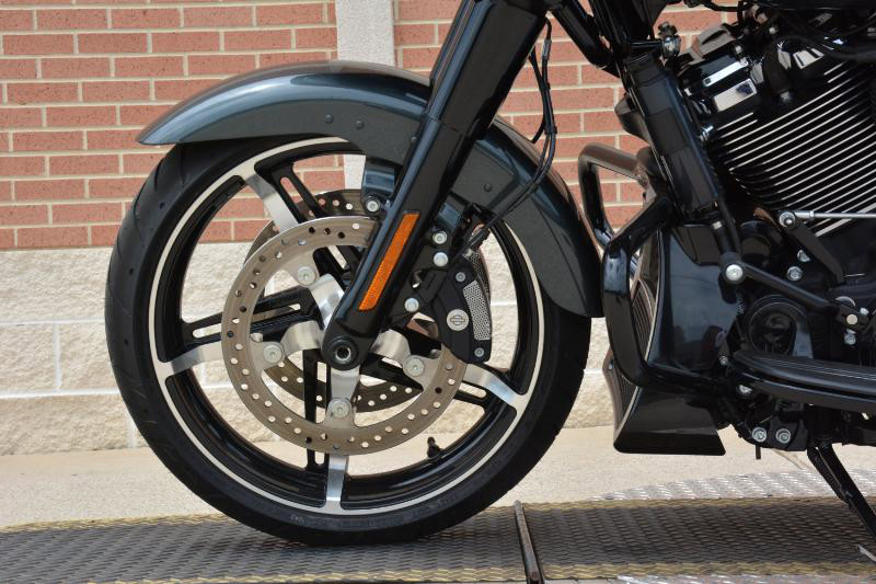 Road Glide®