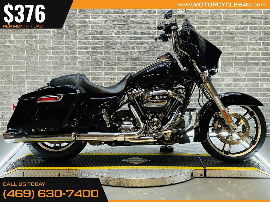 Street Glide®