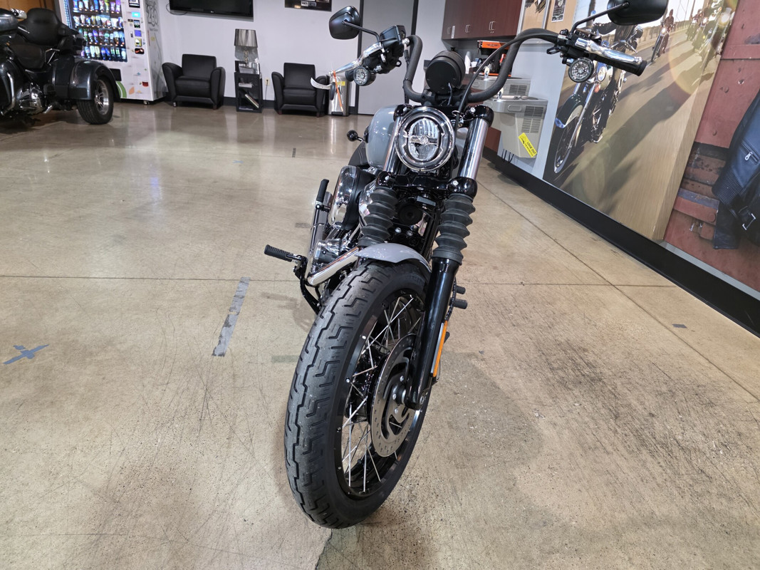 Street Bob®