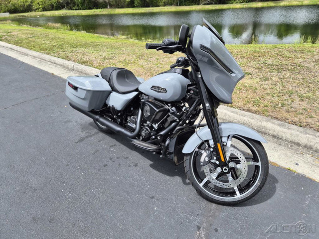 Street Glide®