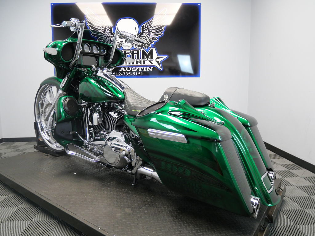Street Glide®