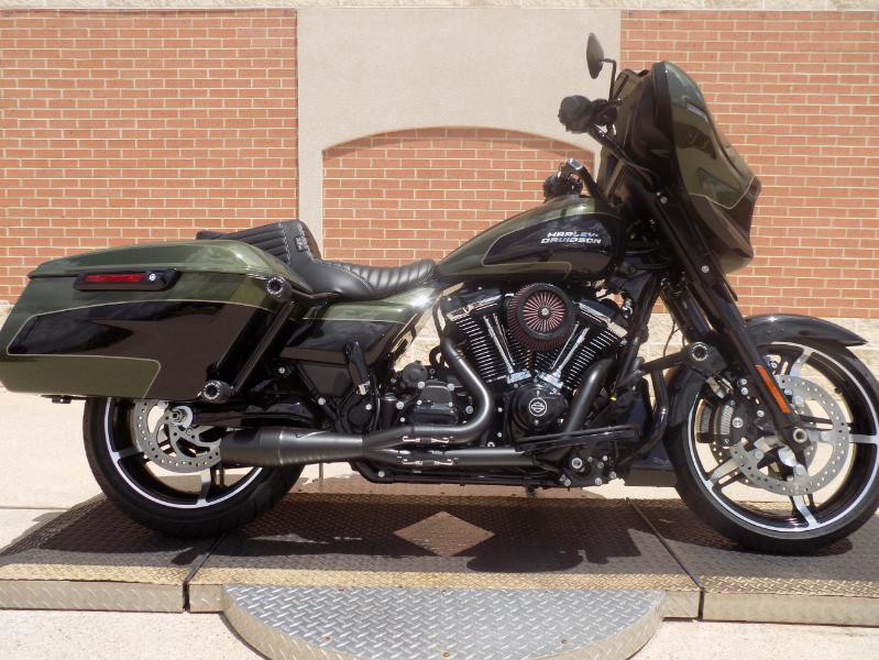 Street Glide®