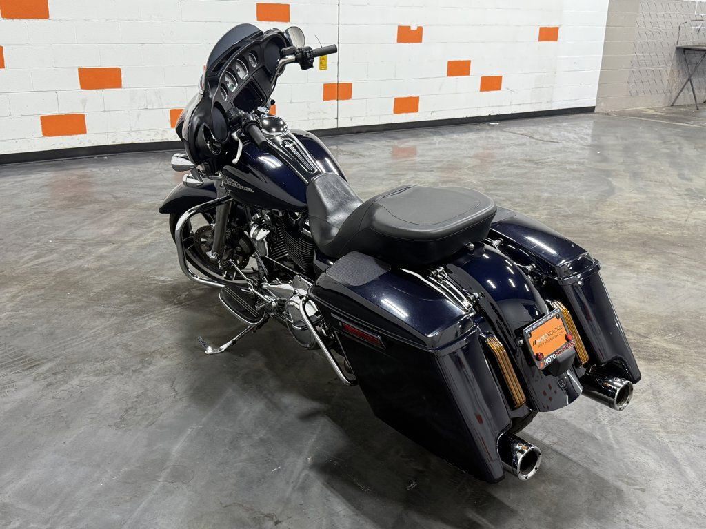 Street Glide®
