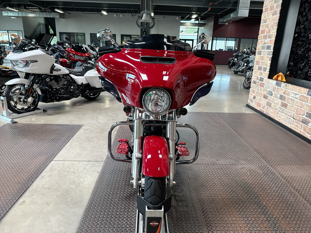 Street Glide®