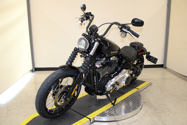 Street Bob®