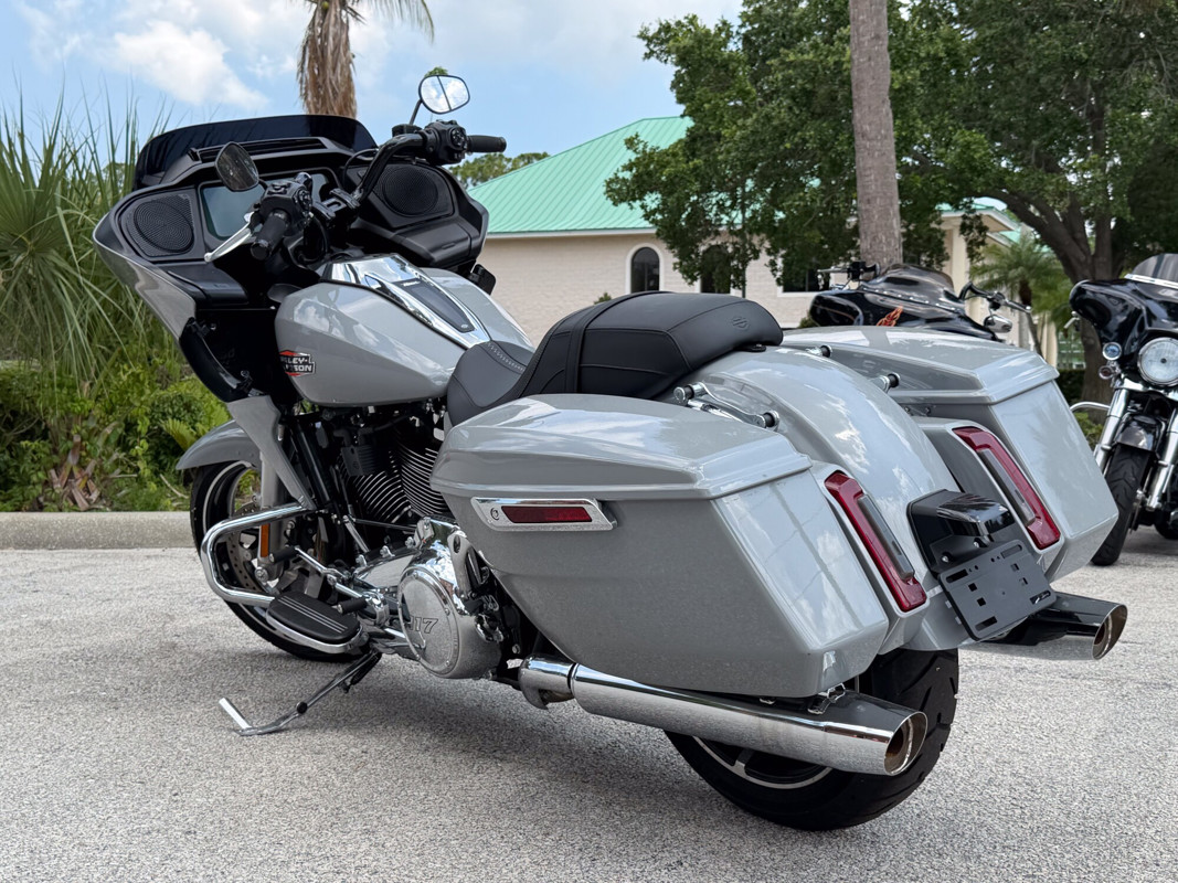 Road Glide®