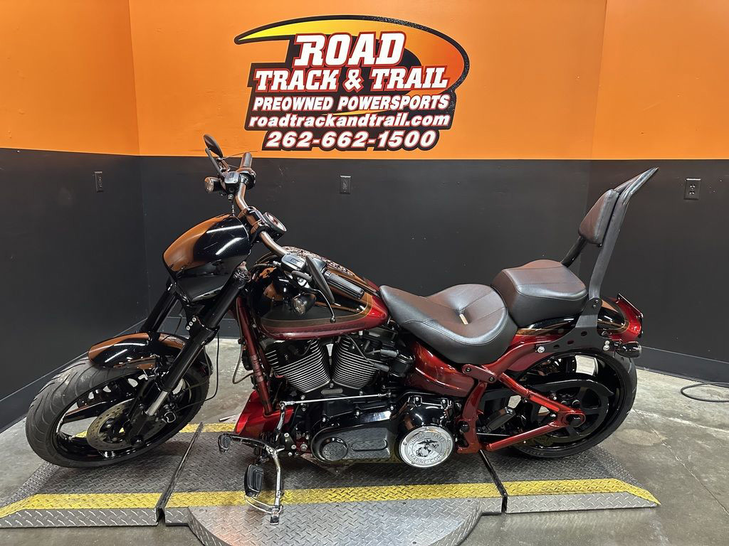CVO® Pro Street Breakout®