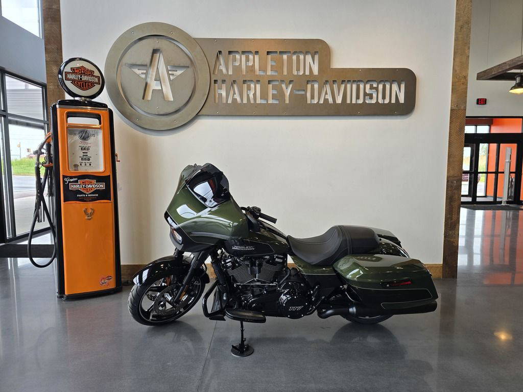 Street Glide®