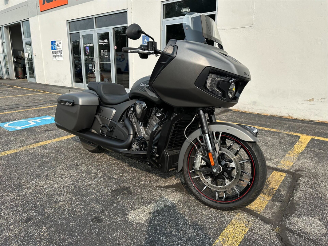 Challenger Dark Horse