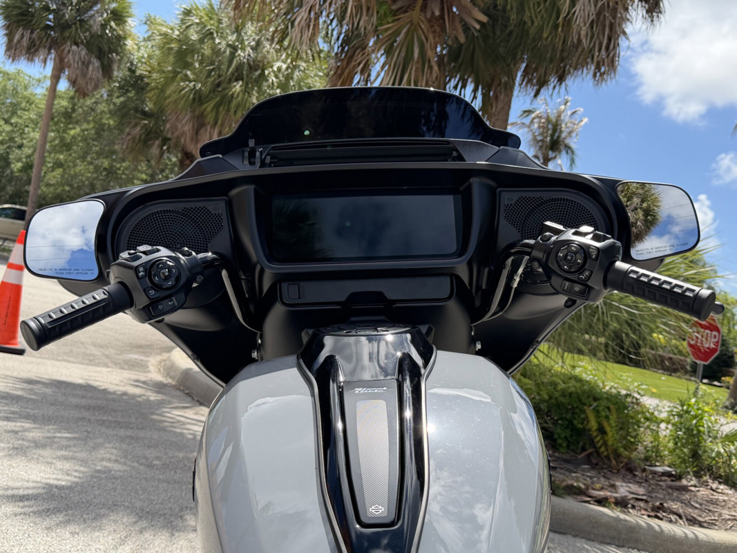 Street Glide®