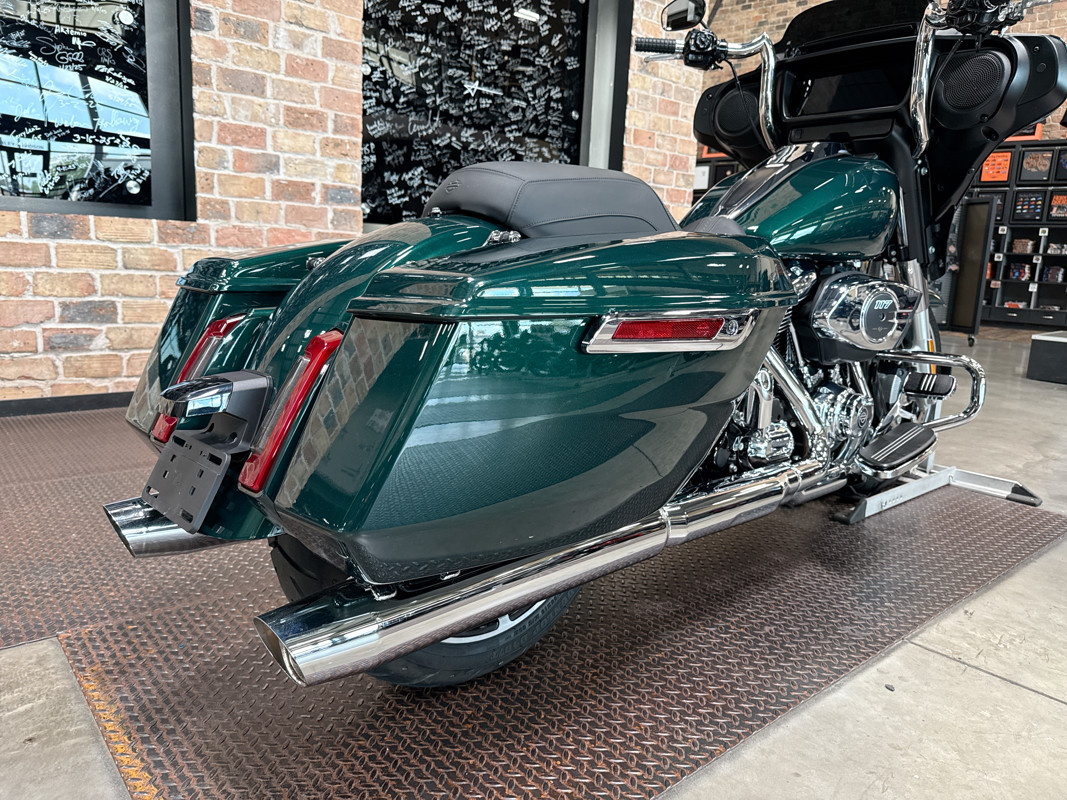 Street Glide®