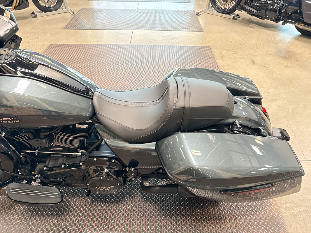 Road Glide®