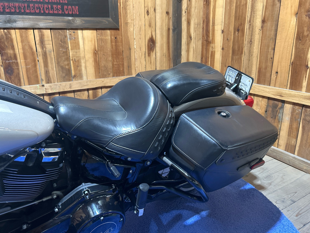 Softail® Heritage Classic 114