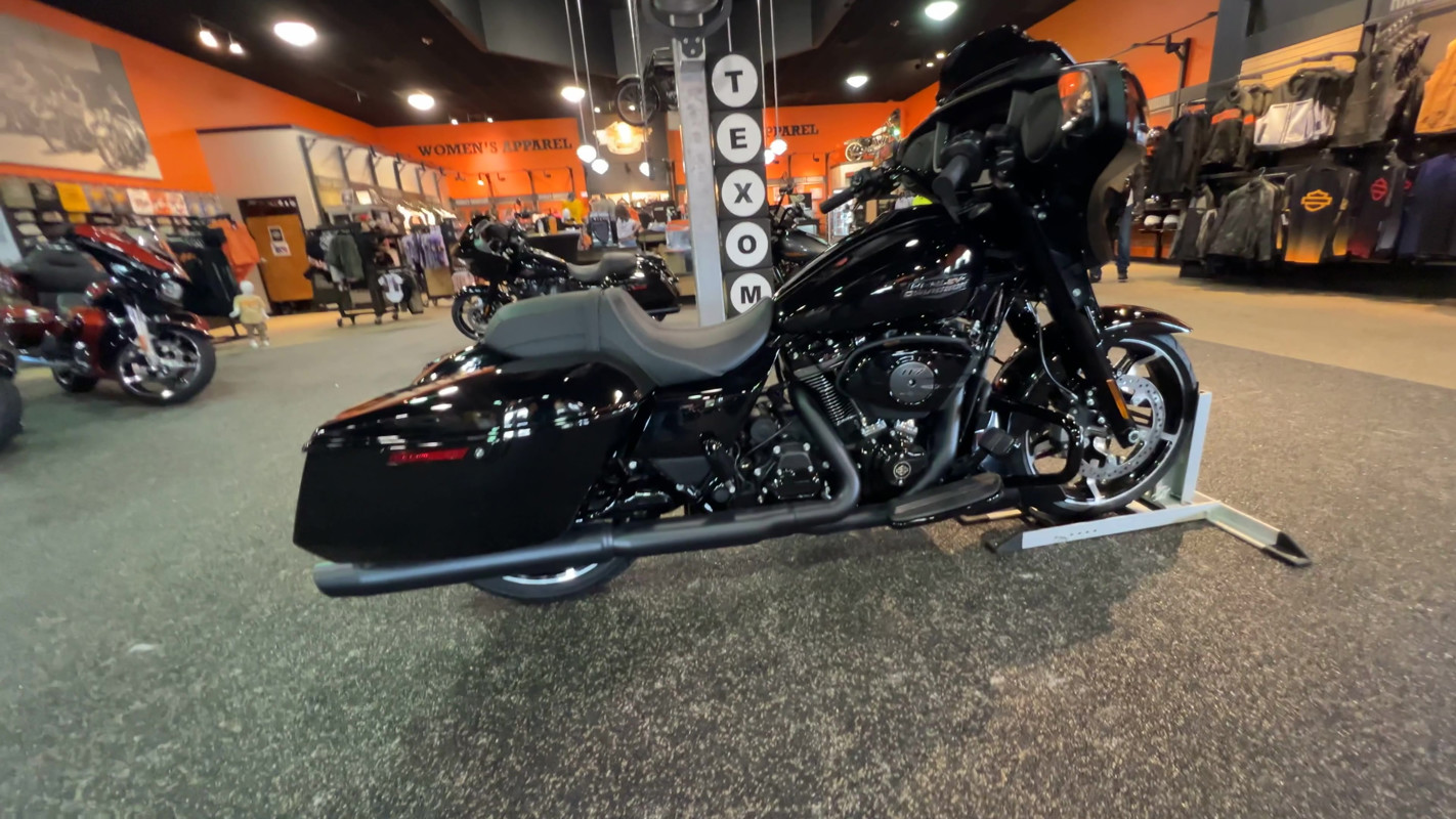 Street Glide®
