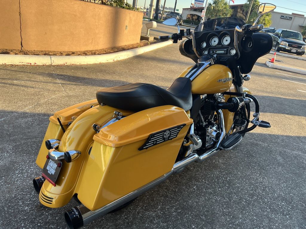 Street Glide®