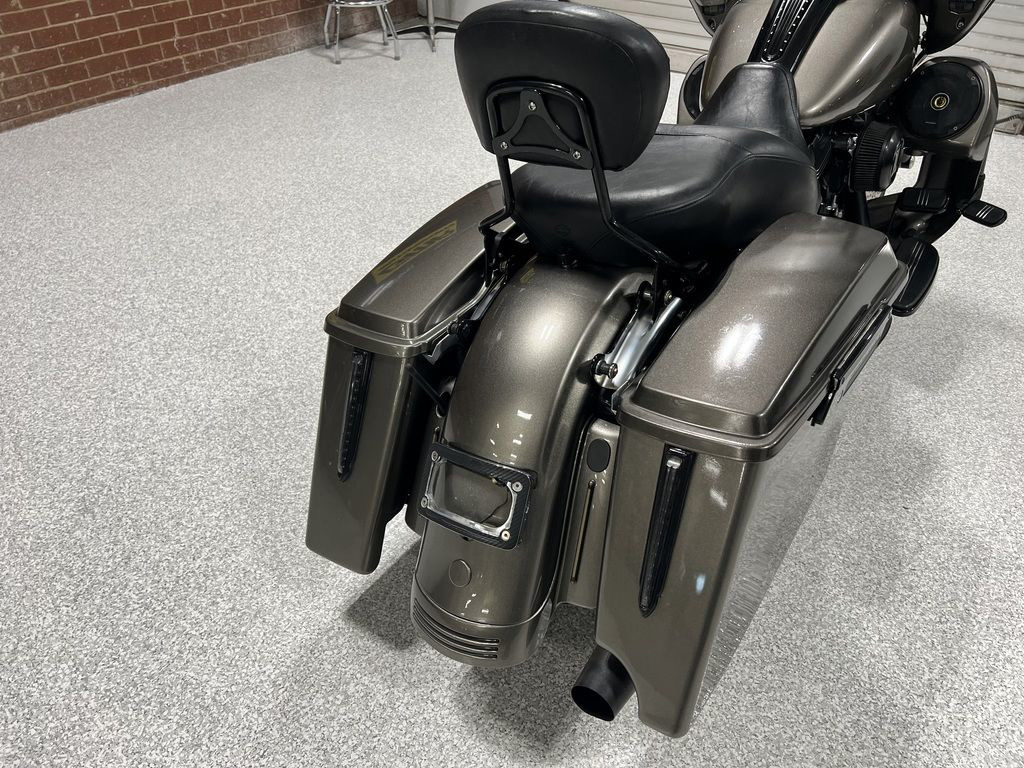 Road Glide® Custom