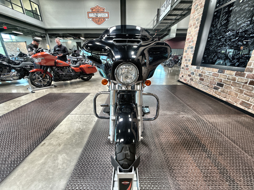 Street Glide®