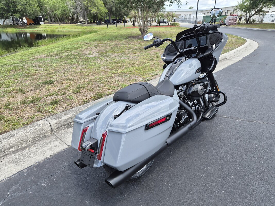 Road Glide®