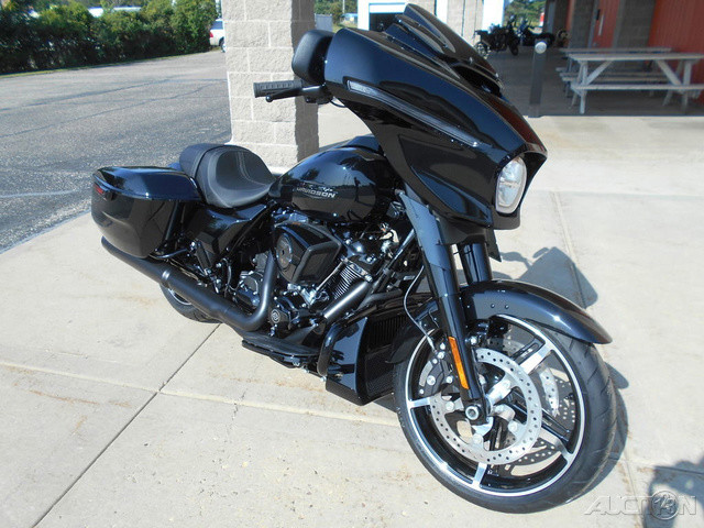 Street Glide®
