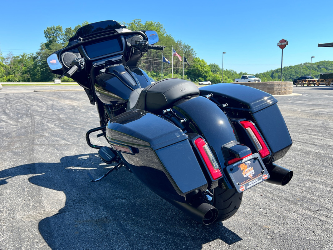 Street Glide®